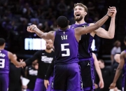 开云官网-西班牙男篮鏖战76人，福克斯高光表现