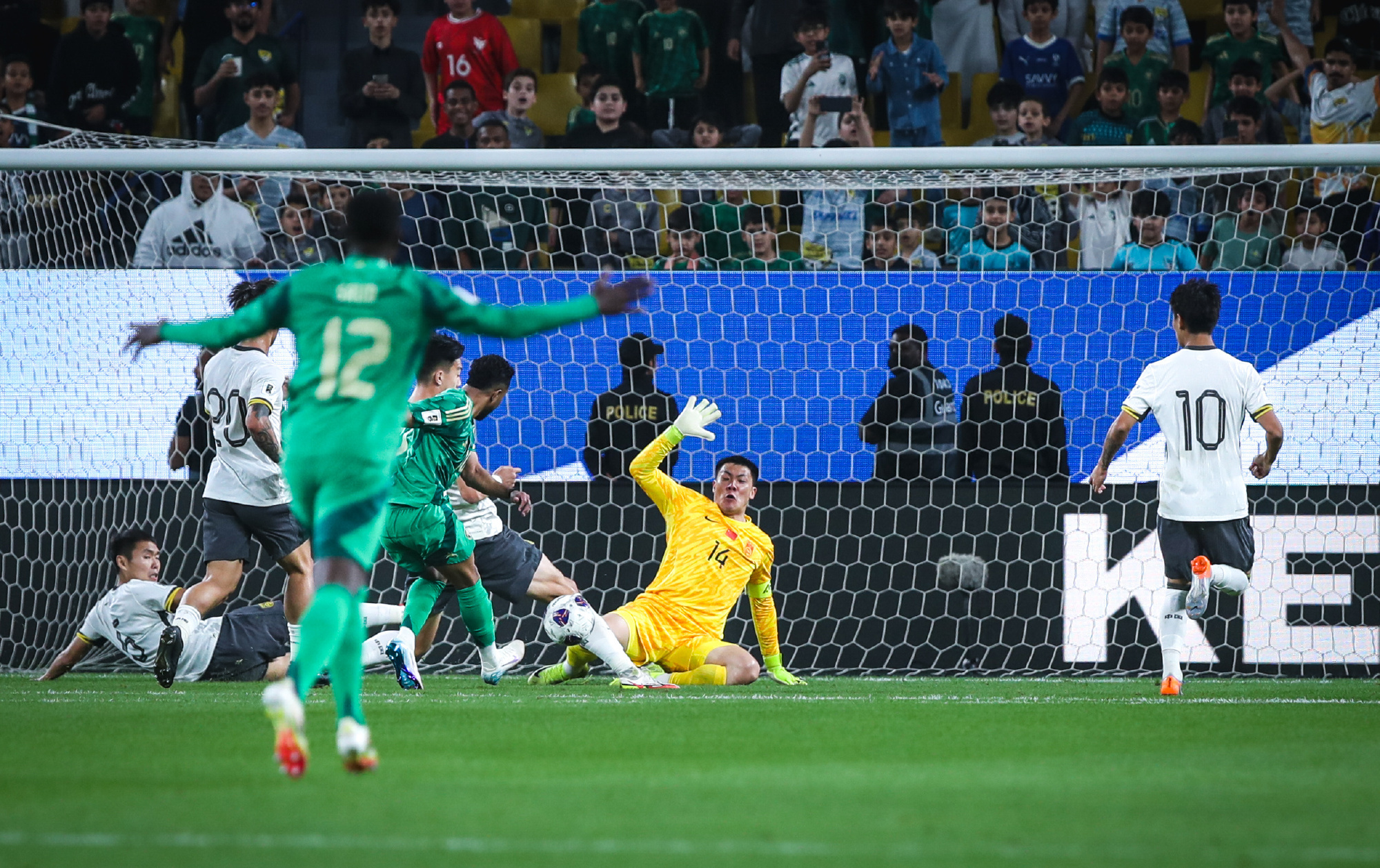 塞内加尔绝杀瓦伦西亚,范佩西关键制胜 塞内加尔绝杀瓦伦西亚,范佩西关键制胜