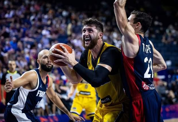 关于掘金绝杀波兰男篮,汉密尔顿送出助攻的信息 关于掘金绝杀波兰男篮,汉密尔顿送出助攻的信息