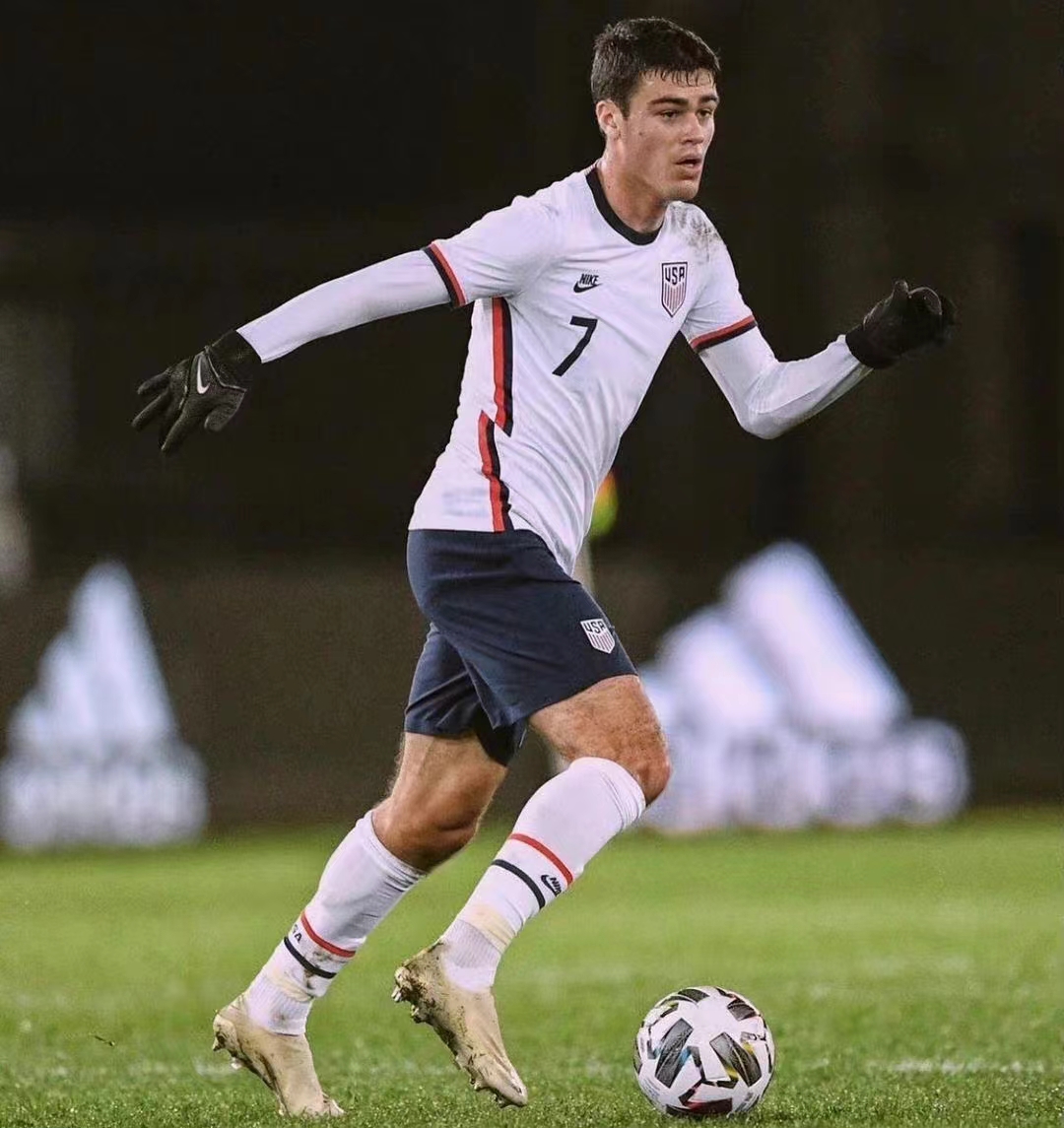 瓦伦西亚强势哥伦比亚,乔瓦尼·雷纳统治全场的简单介绍 瓦伦西亚强势哥伦比亚,乔瓦尼·雷纳统治全场的简单介绍