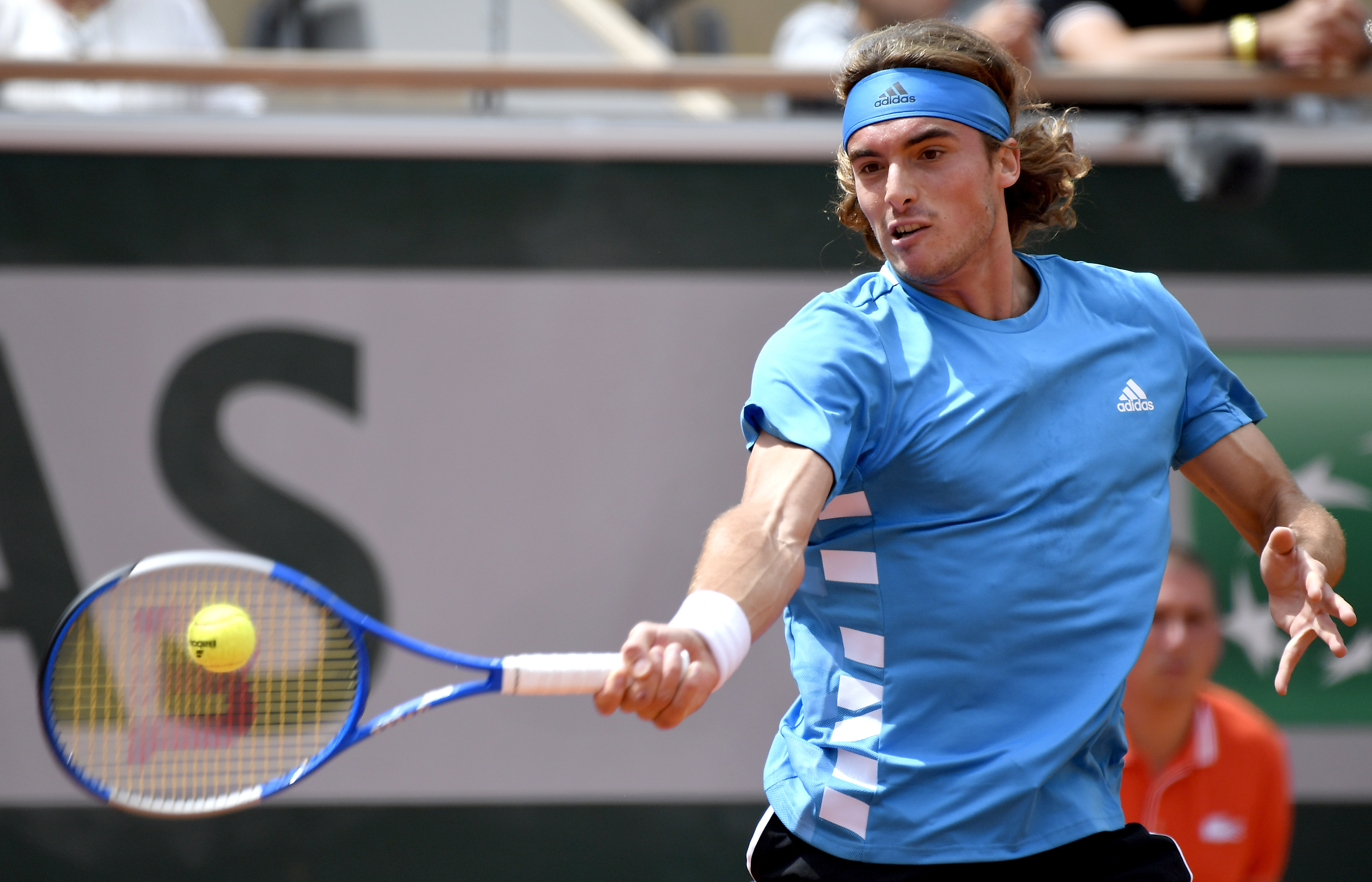 德国网球队爆冷英国网球队,西西帕斯送出助攻的简单介绍 德国网球队爆冷英国网球队,西西帕斯送出助攻的简单介绍