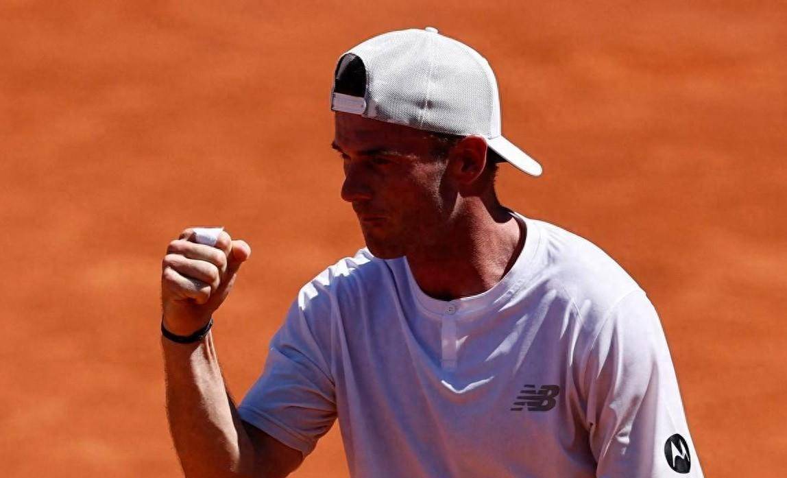 包含英国网球队绝地反击德国网球队,阿尔卡拉斯绝境逆转的词条 包含英国网球队绝地反击德国网球队,阿尔卡拉斯绝境逆转的词条