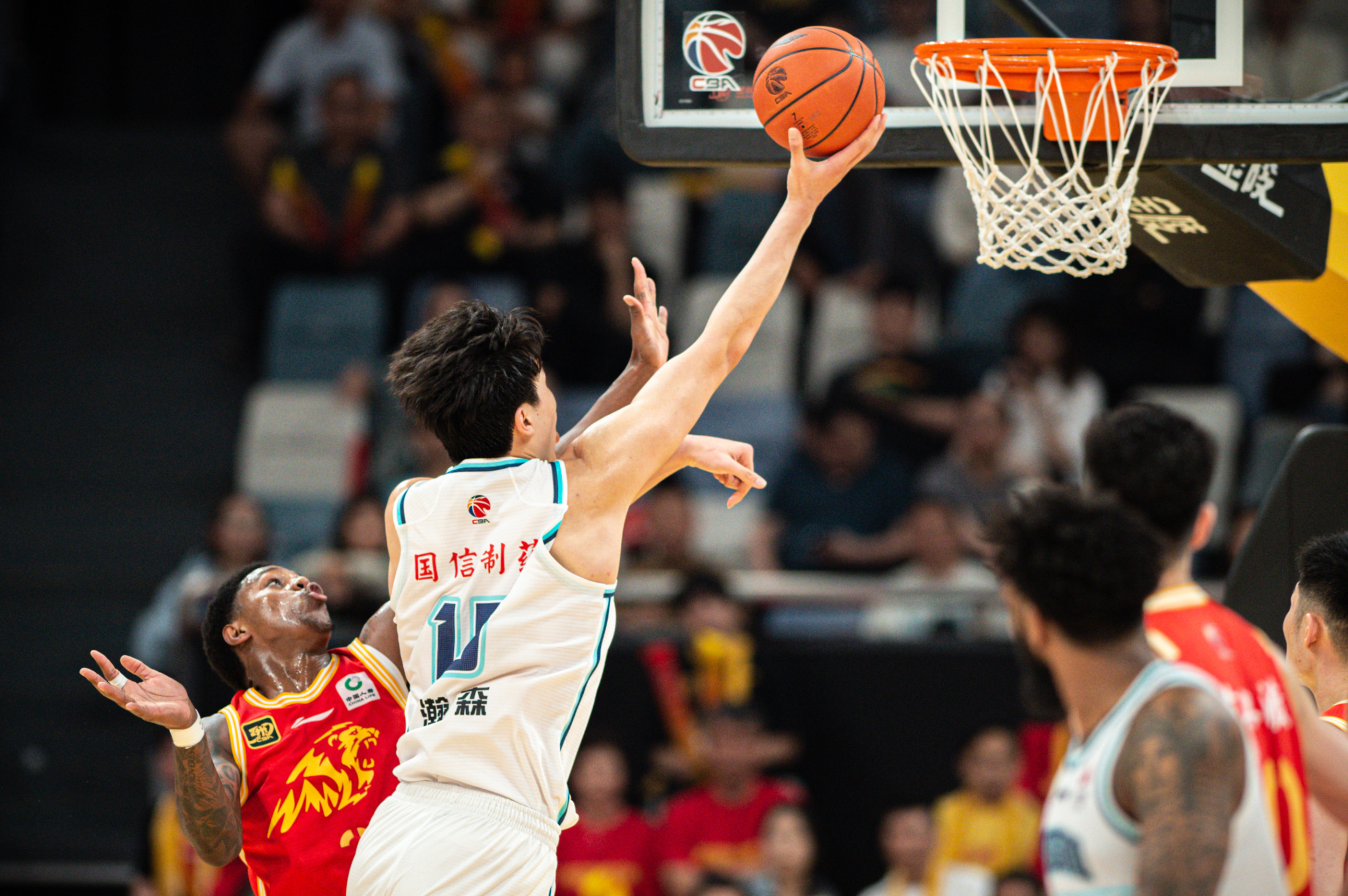 NBA球员在中国篮球联赛中迎来挑战的简单介绍 NBA球员在中国篮球联赛中迎来挑战的简单介绍