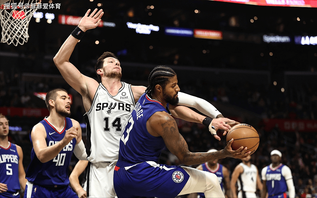 关于广东队轻取快船,陶汉林统治全场的信息 关于广东队轻取快船,陶汉林统治全场的信息