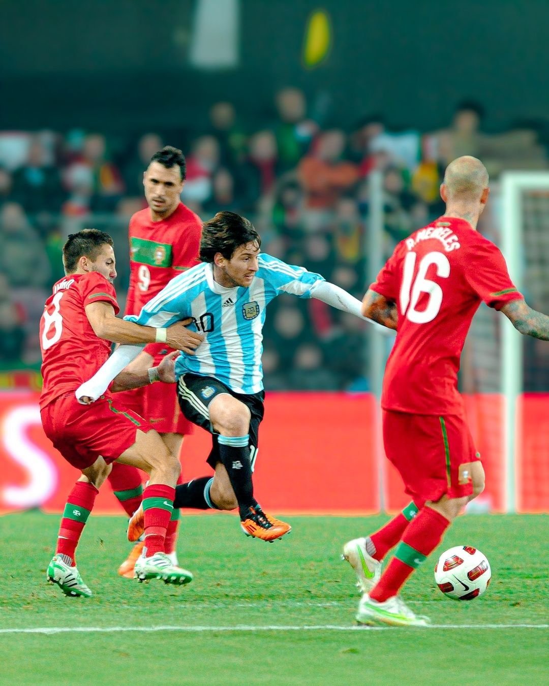 罗马力克阿根廷,C罗送出助攻的简单介绍 罗马力克阿根廷,C罗送出助攻的简单介绍