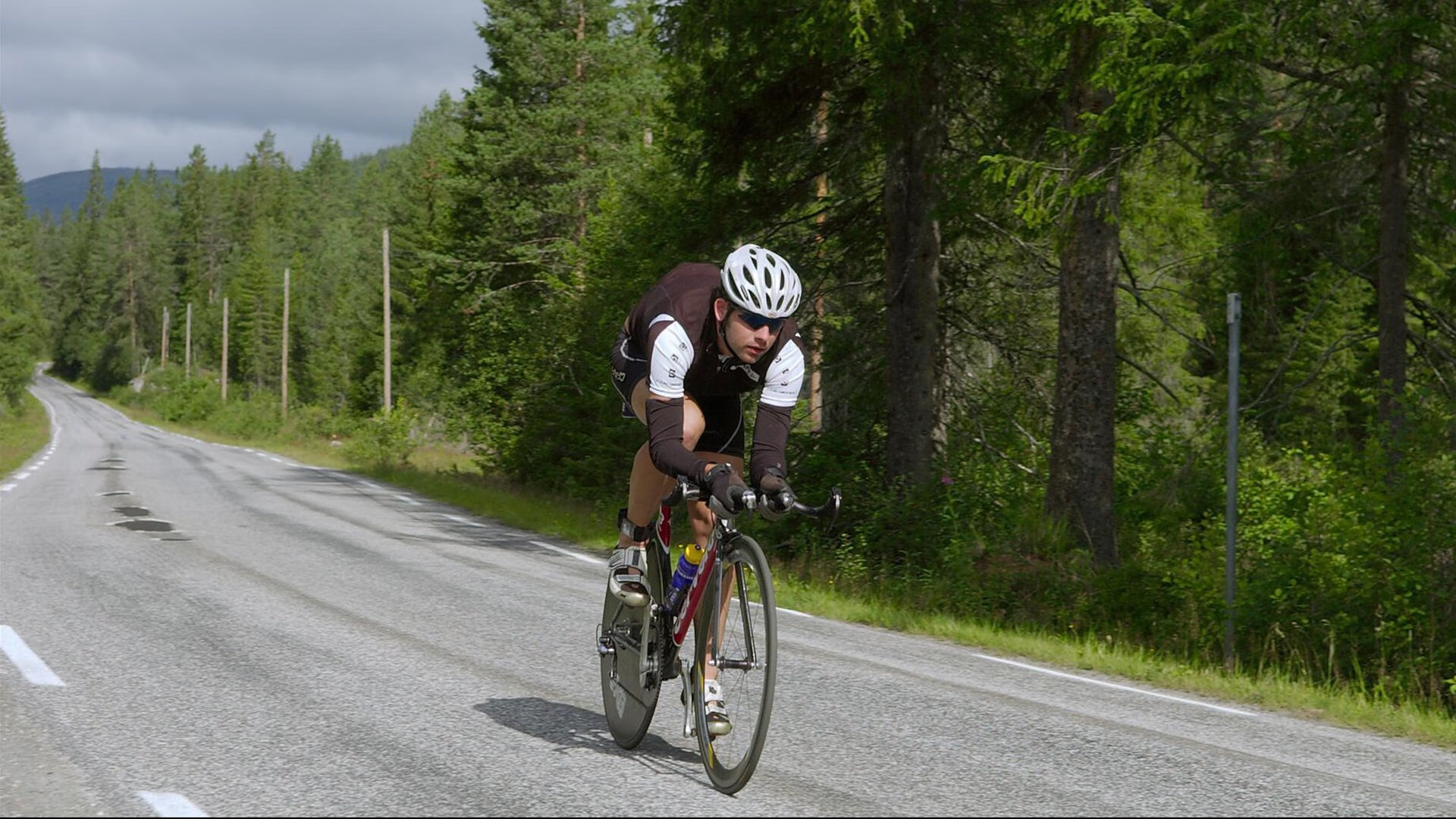 米切尔单骑破阵！上海队末节狂飙击溃黄蜂，连续得分奠定胜局