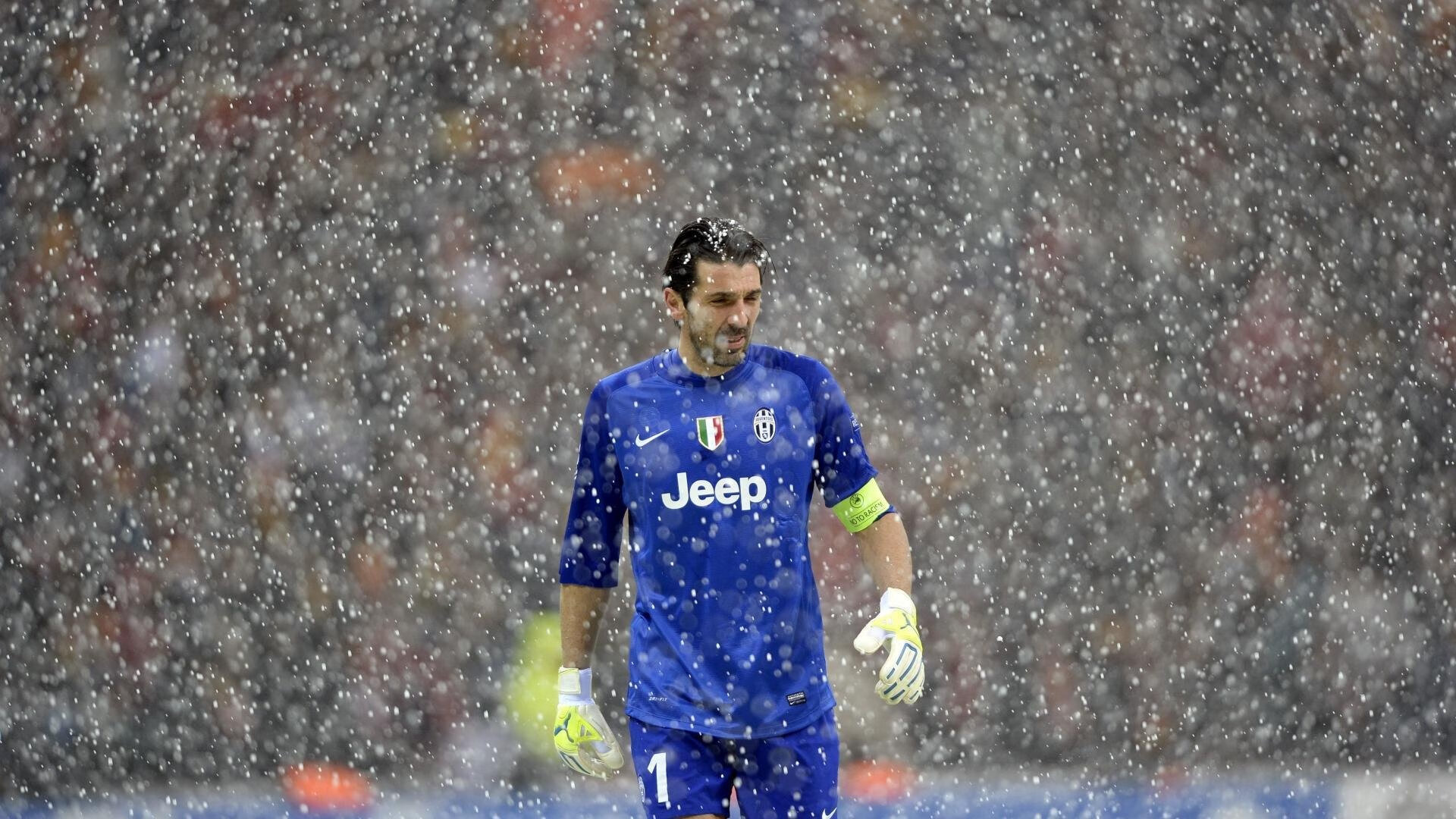 小贾伦爆发,上海队连续得分压制国王