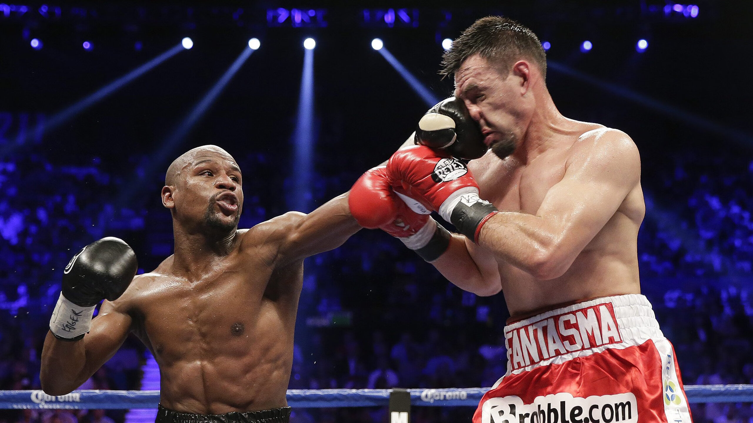 独行侠强势拿下广东队,霍勒迪成为关键先生