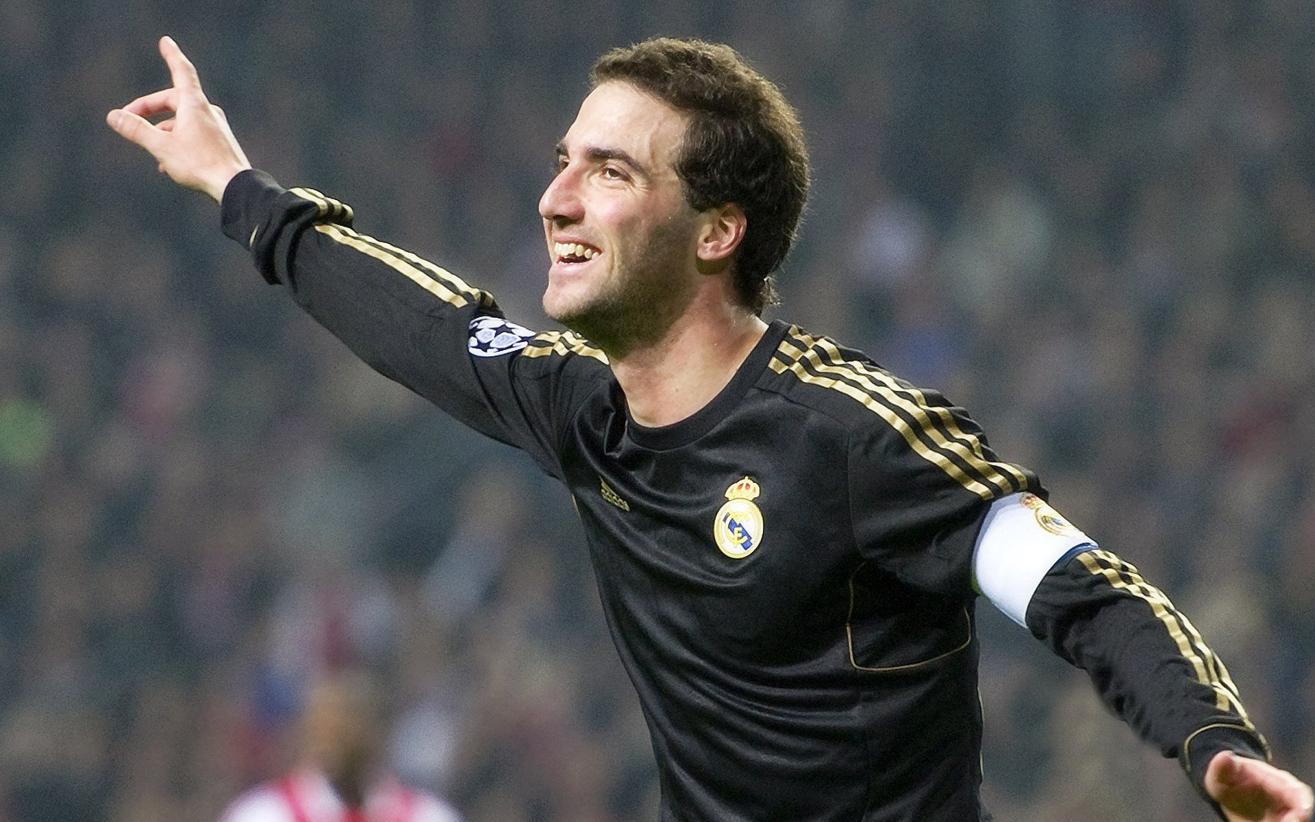 绿茵与硬木的双重奏,当德甲争冠战遇见浙江队的生死逆袭