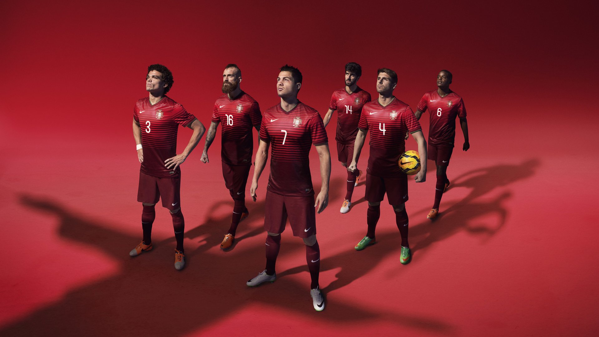 赛场双星,法国铁骑横扫东瀛,奥恰洛夫独舞点燃热血之夜